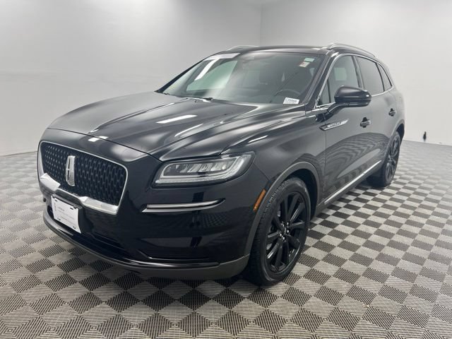 Used 2023 Lincoln Nautilus Reserve w/ Monochromatic Package AWD/4WD image 2