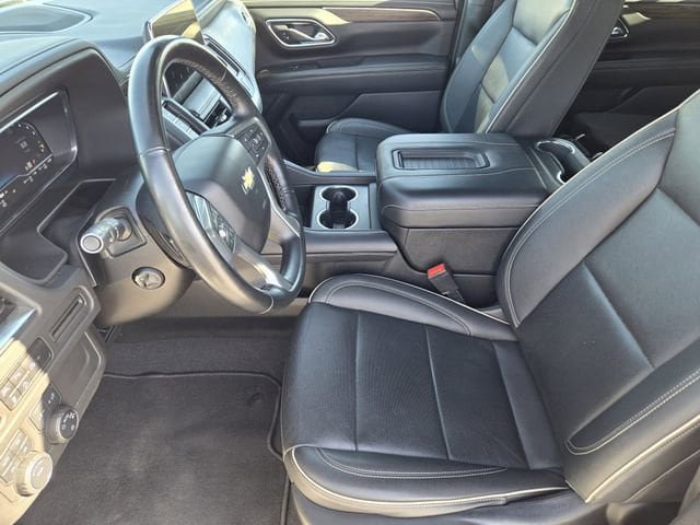 Used 2023 Chevrolet Suburban Premier AWD/4WD image 14