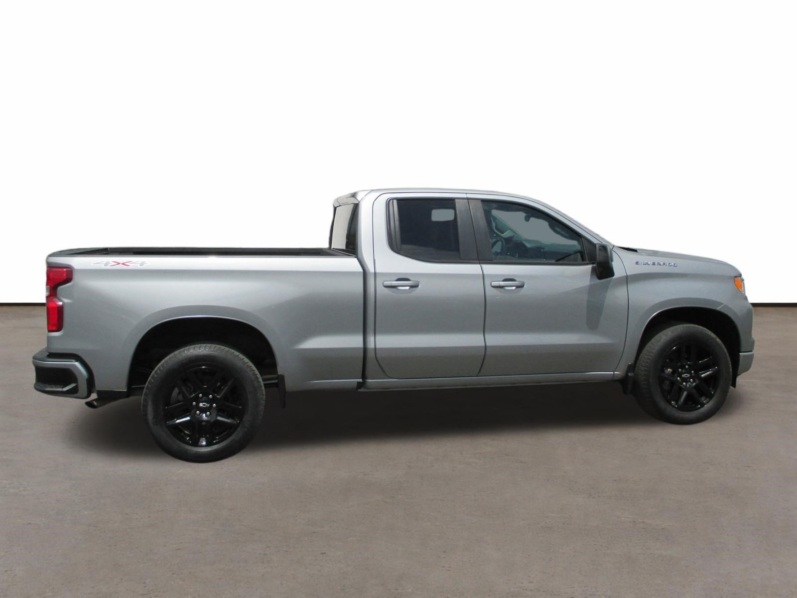 Used 2023 Chevrolet Silverado 1500 RST w/ Protection Package AWD/4WD image 2