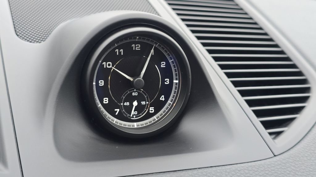 Used 2022 Porsche Macan image 10