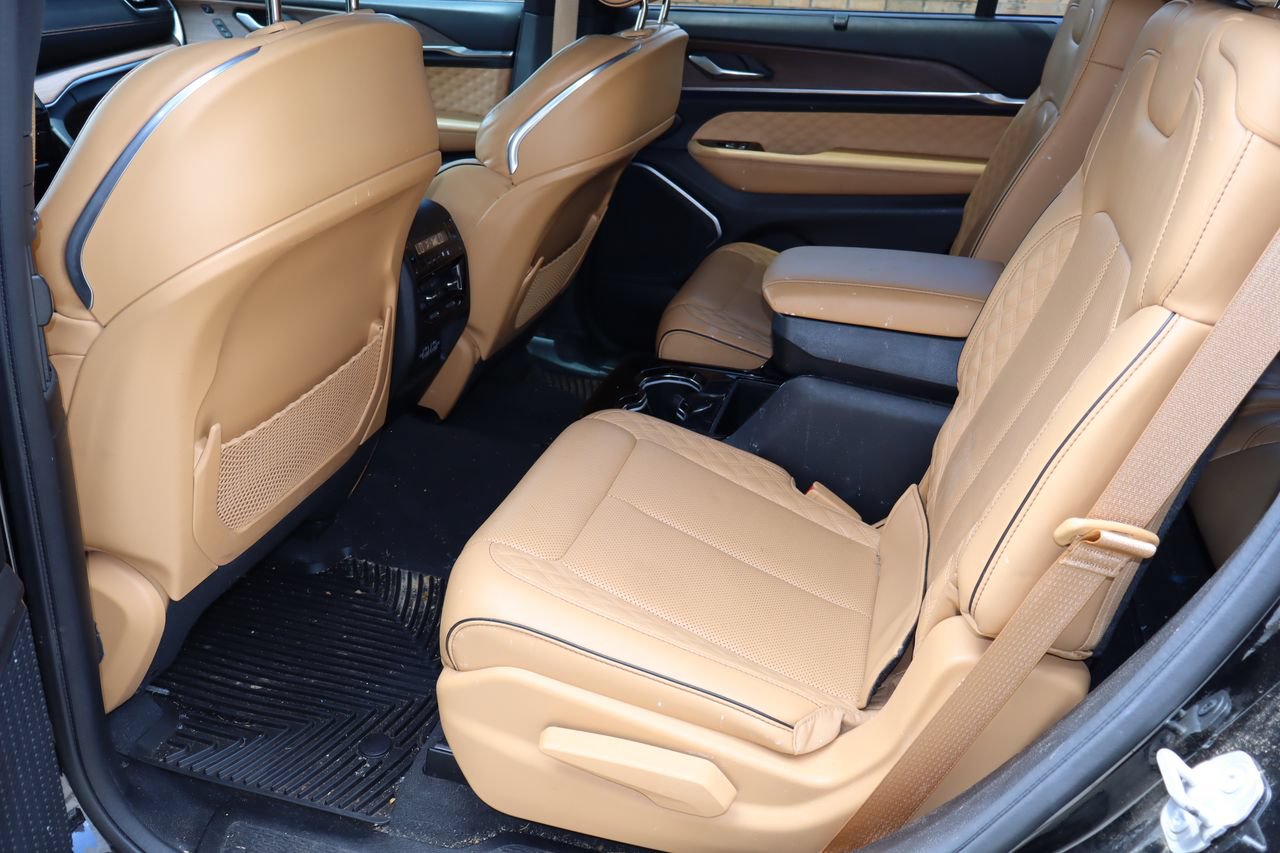 Used 2021 Jeep Grand Cherokee L Summit w/ Advanced Protech Group IV AWD/4WD image 6