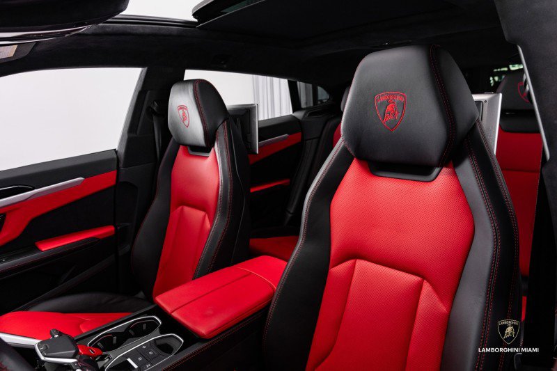 Used 2019 Lamborghini Urus image 32