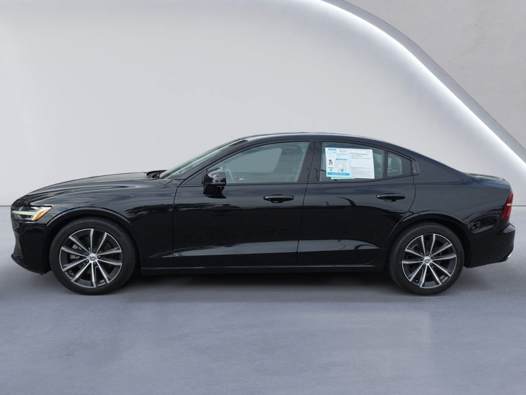 Used 2022 Volvo S60 B5 Momentum w/ Protection Package Premier AWD/4WD image 5