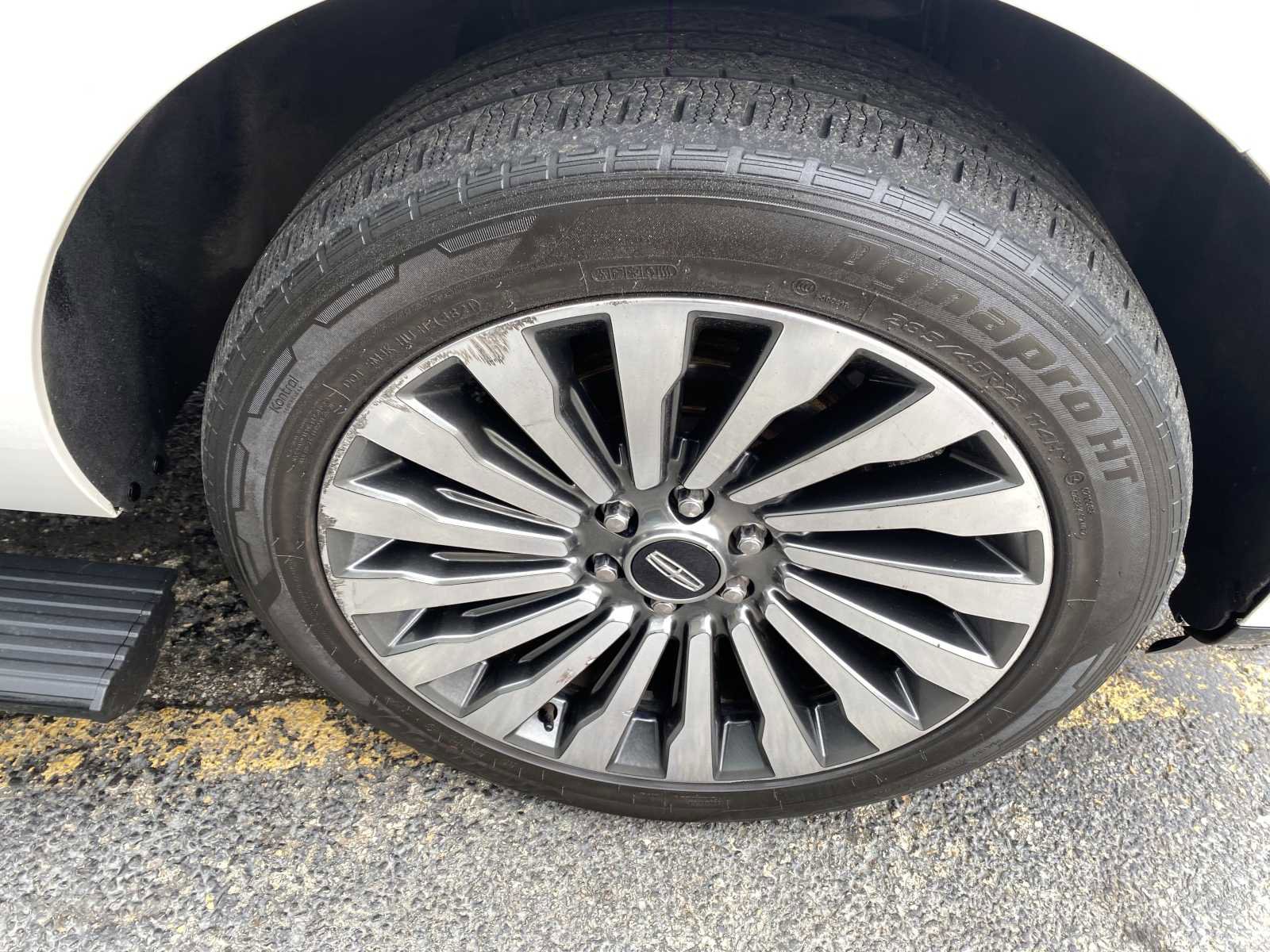 Used 2018 Lincoln Navigator L Reserve w/ Technology Package image 48