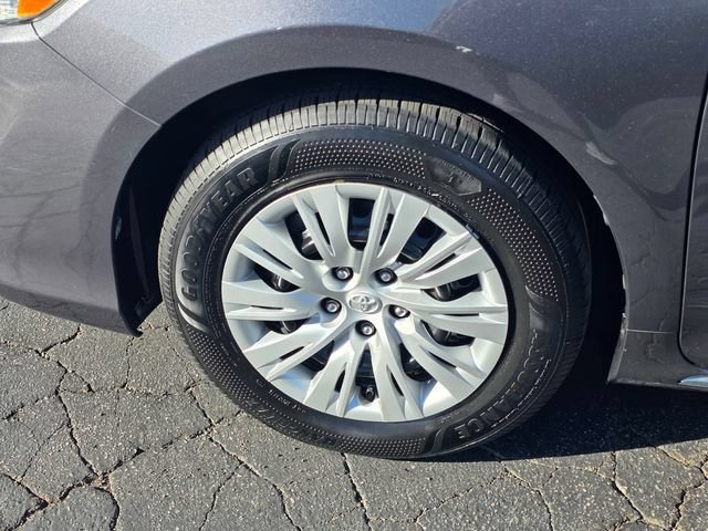 Used 2012 Toyota Camry LE FWD image 5