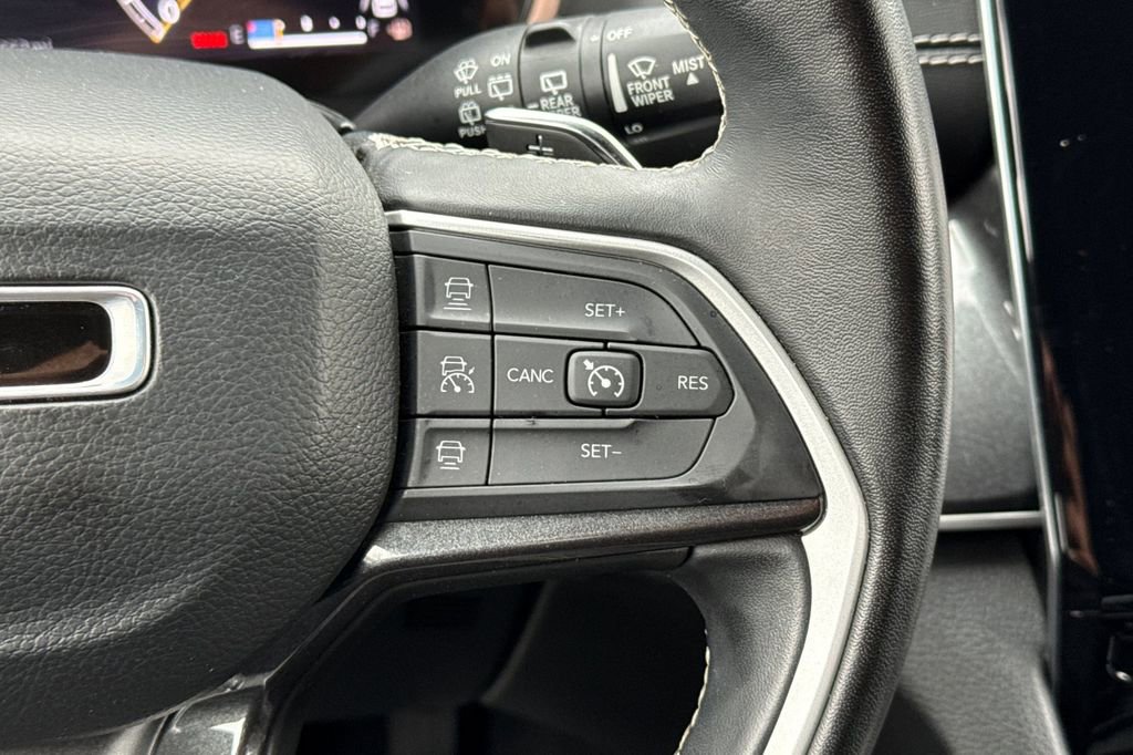 Used 2022 Jeep Grand Cherokee Altitude image 36