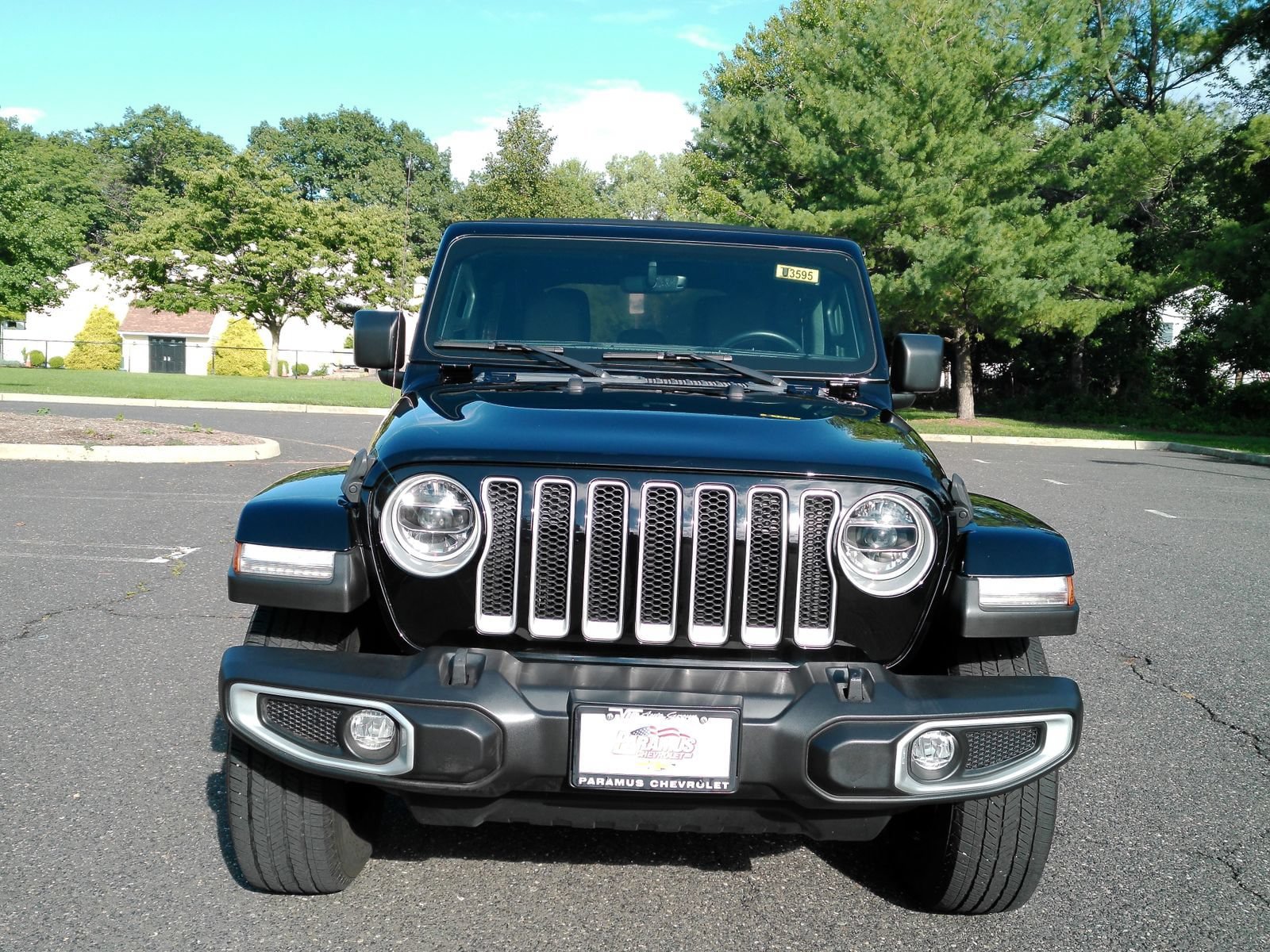 Used 2022 Jeep Wrangler Unlimited Sahara w/ LED Lighting Group AWD/4WD image 4