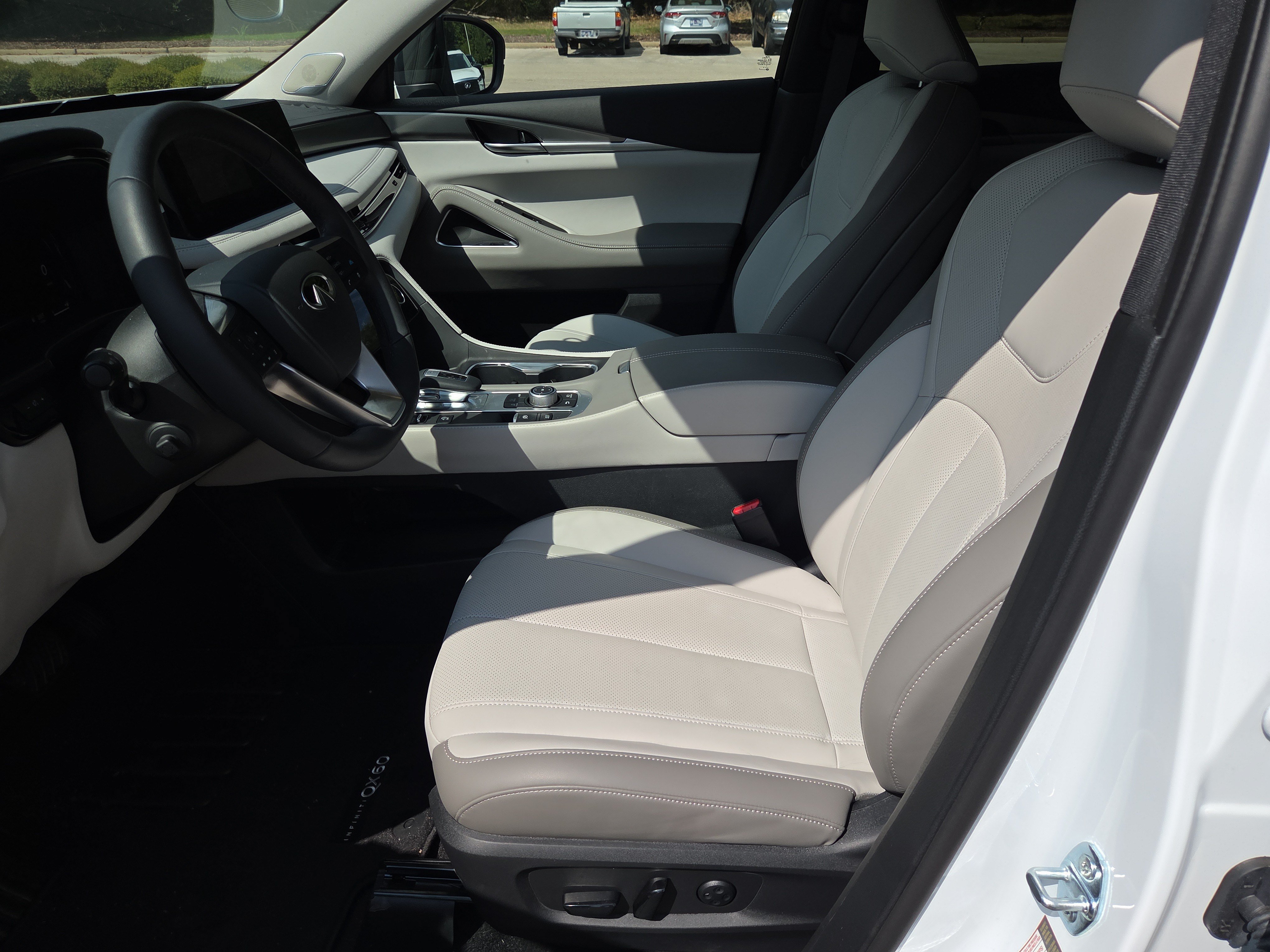 Used 2027 INFINITI QX60 Luxe w/ Cargo Package AWD/4WD image 5