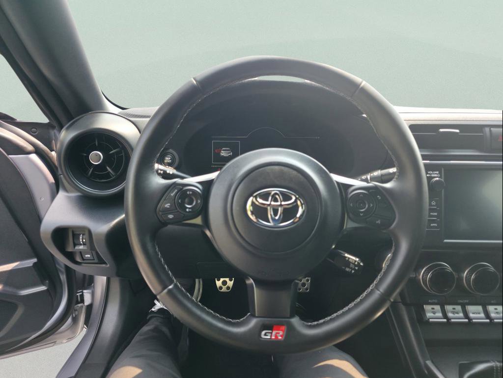 Used 2023 Toyota GR86 Premium w/ ALL Weather Mat Package (TMS) image 22