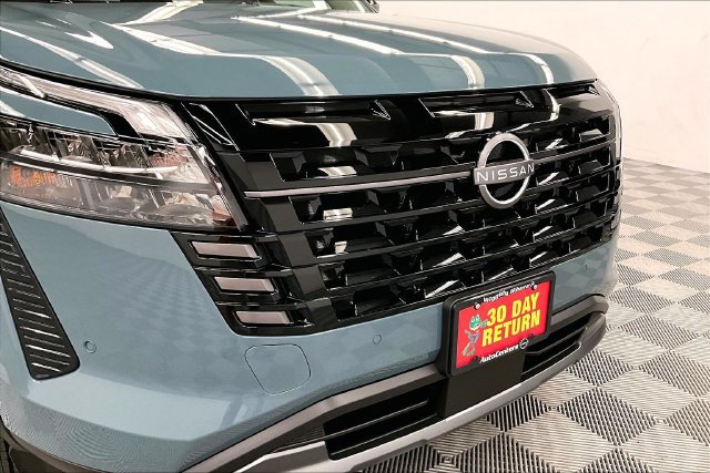 New 2026 Nissan Pathfinder Platinum w/ Lighting Package AWD/4WD image 16