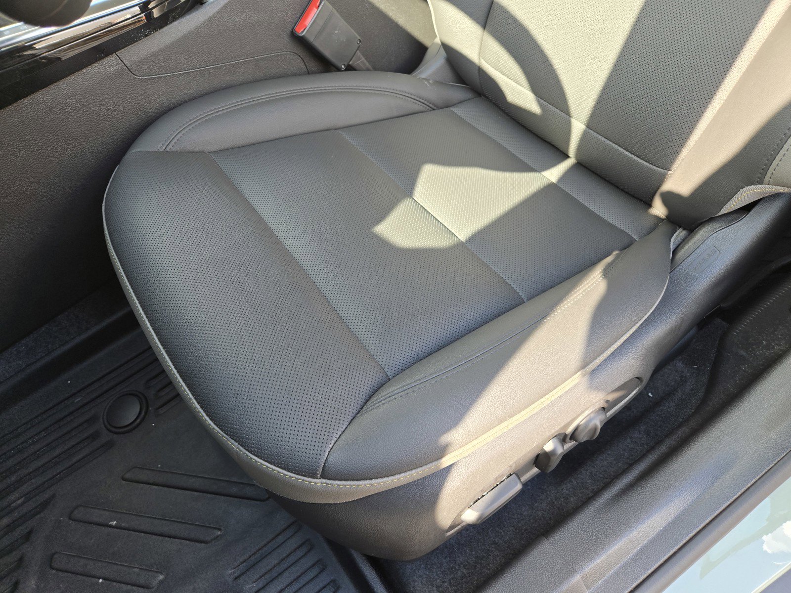 Used 2025 Chevrolet Trax ACTIV w/ Driver Confidence Package image 13