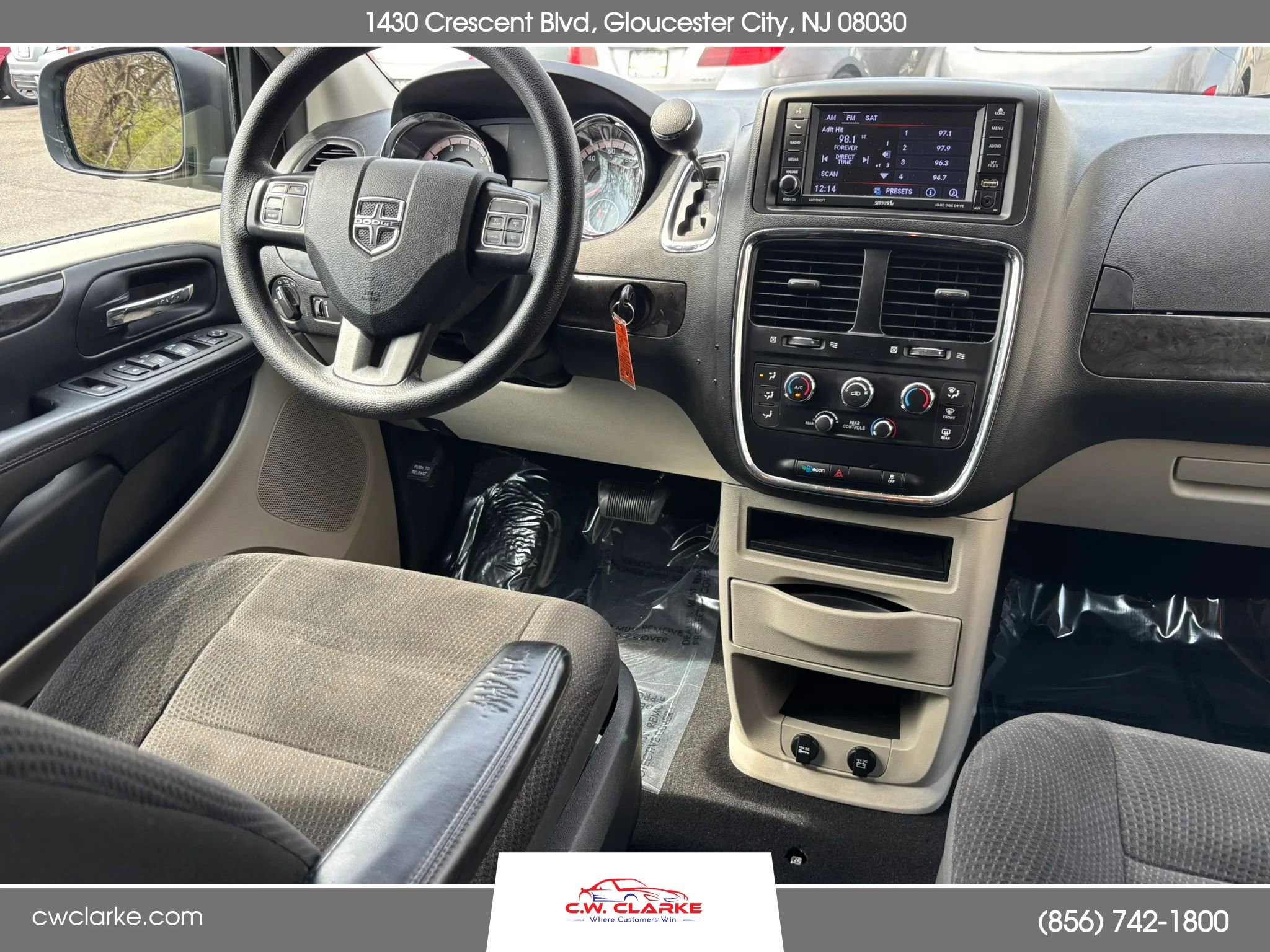 Used 2018 Dodge Grand Caravan SE w/ UConnect Hands-Free Group image 14