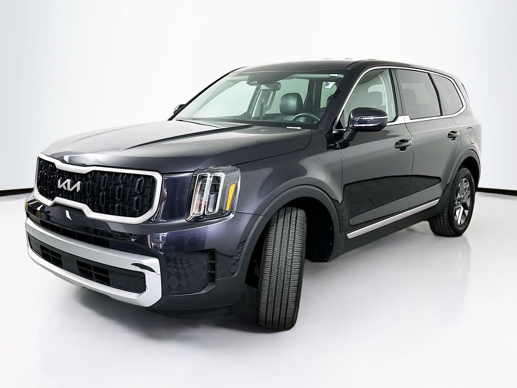 Used 2025 Kia Telluride LX FWD image 2