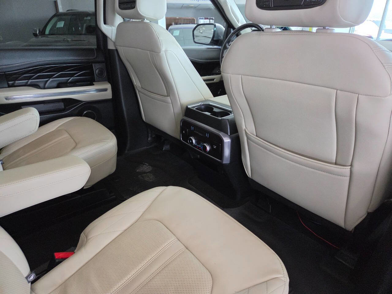Used 2018 Ford Expedition Max Platinum image 23