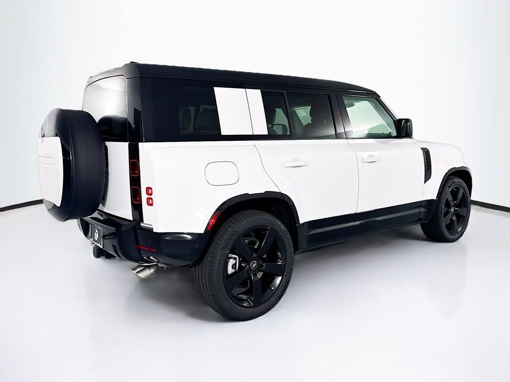 Used 2025 Land Rover Defender 110 X-Dynamic SE AWD/4WD image 5
