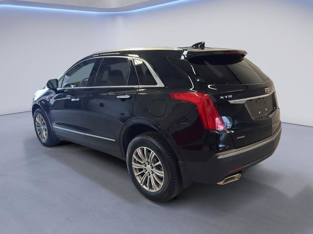 Used 2017 Cadillac XT5 Luxury w/ Driver Awareness Package AWD/4WD image 4
