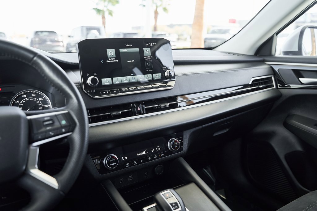 Used 2024 Mitsubishi Outlander SE image 40