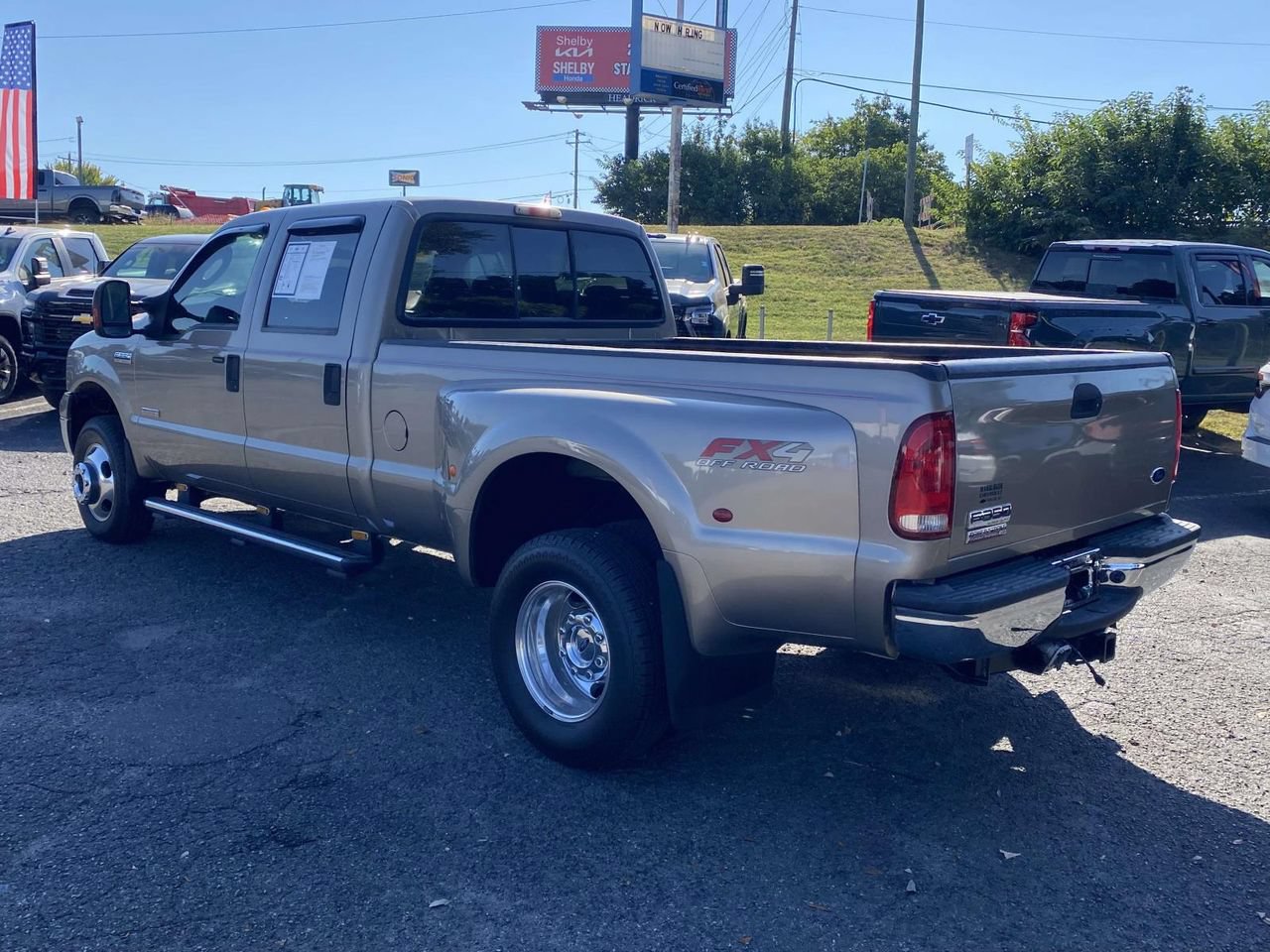 Used 2005 Ford F350 Lariat AWD/4WD image 5