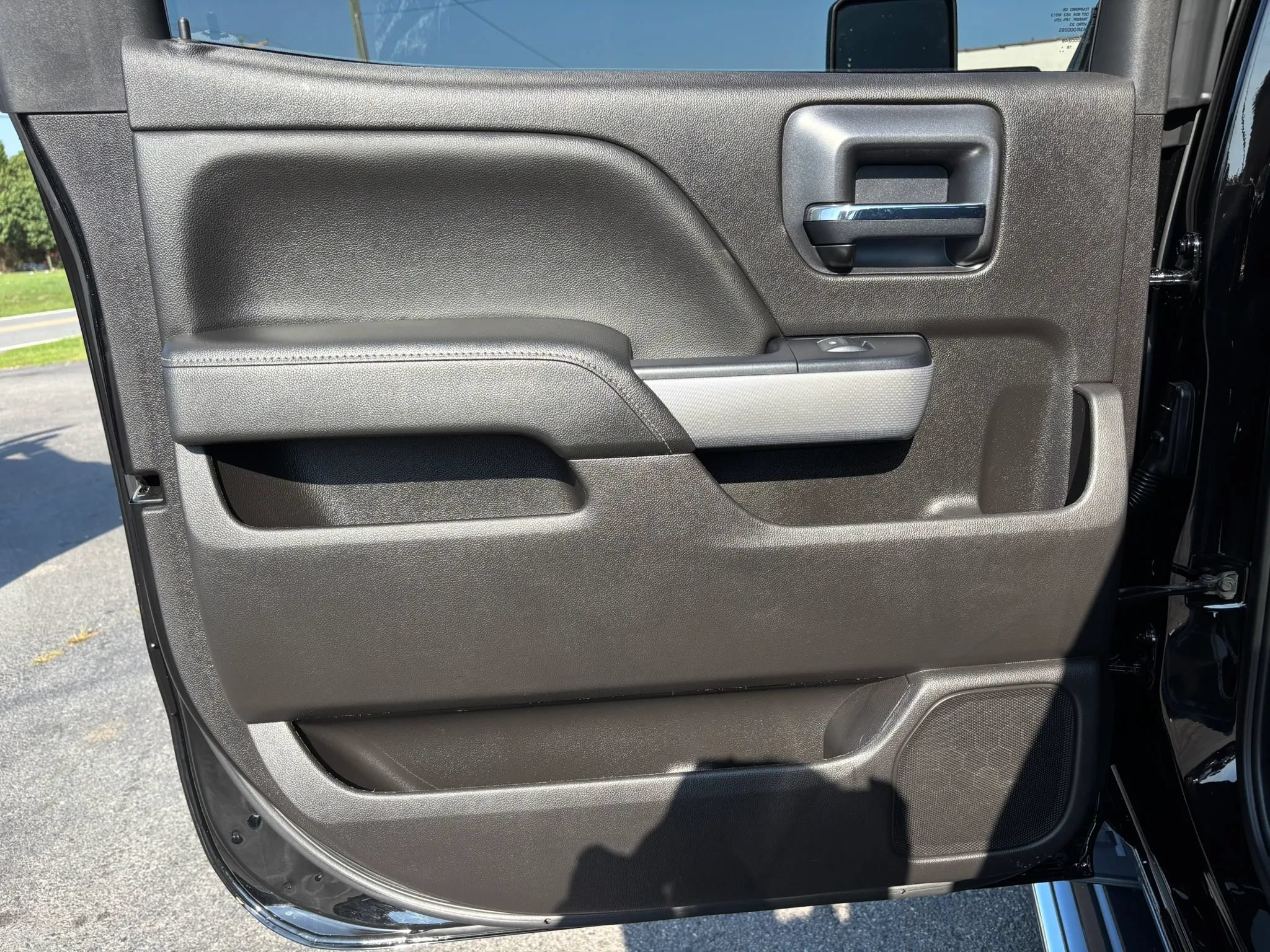 Used 2019 Chevrolet Silverado 2500 LTZ w/ Duramax Plus Package AWD/4WD image 20