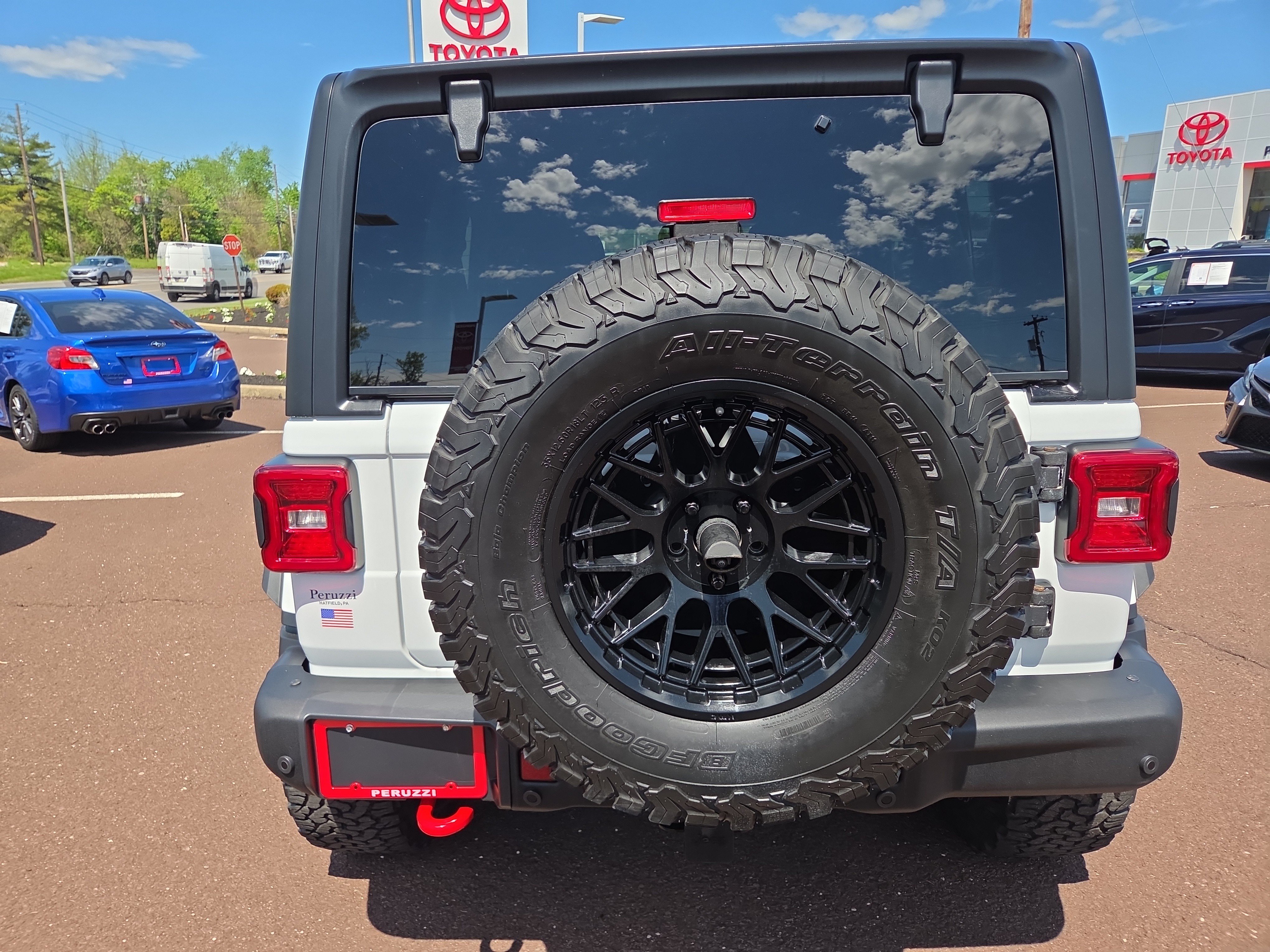 Used 2022 Jeep Wrangler Unlimited Sahara w/ Cold Weather Group AWD/4WD image 4