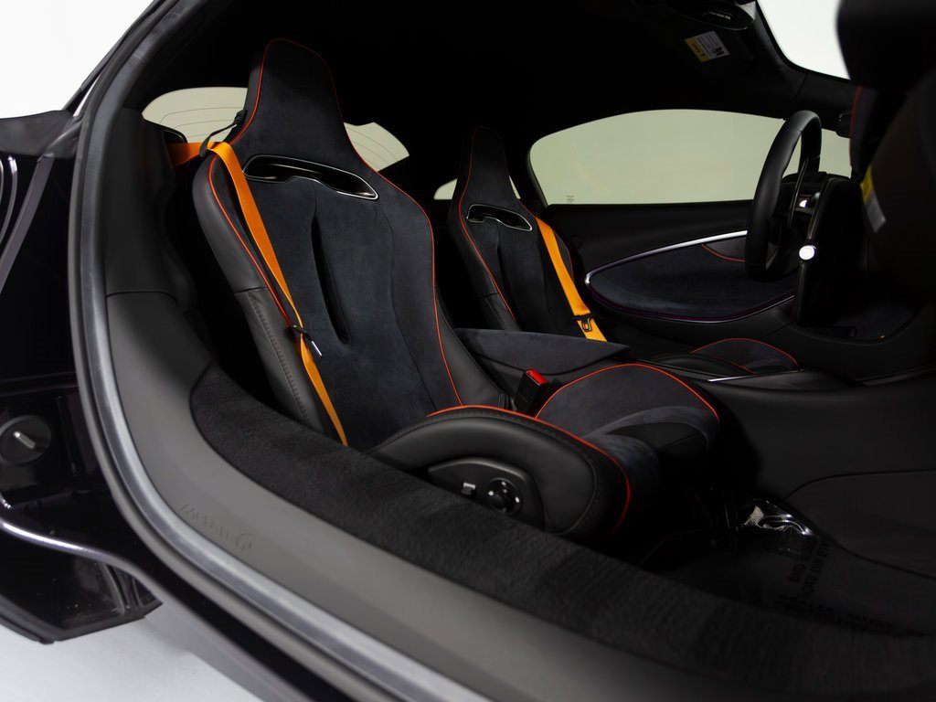 Used 2023 McLaren Artura image 30