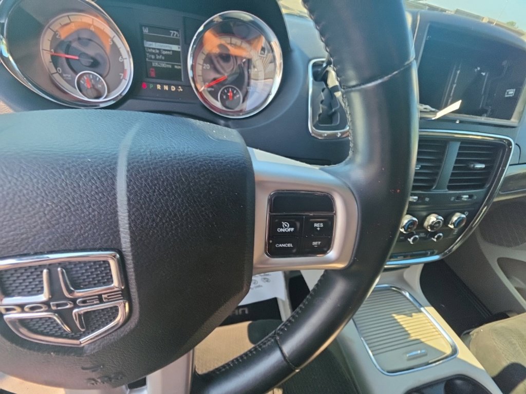 Used 2015 Dodge Grand Caravan SXT w/ Rear Park Assist Package FWD image 18