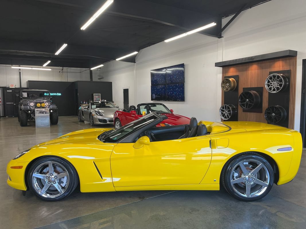 Used 2007 Chevrolet Corvette Convertible w/ Preferred Equipment Group RWD image 6
