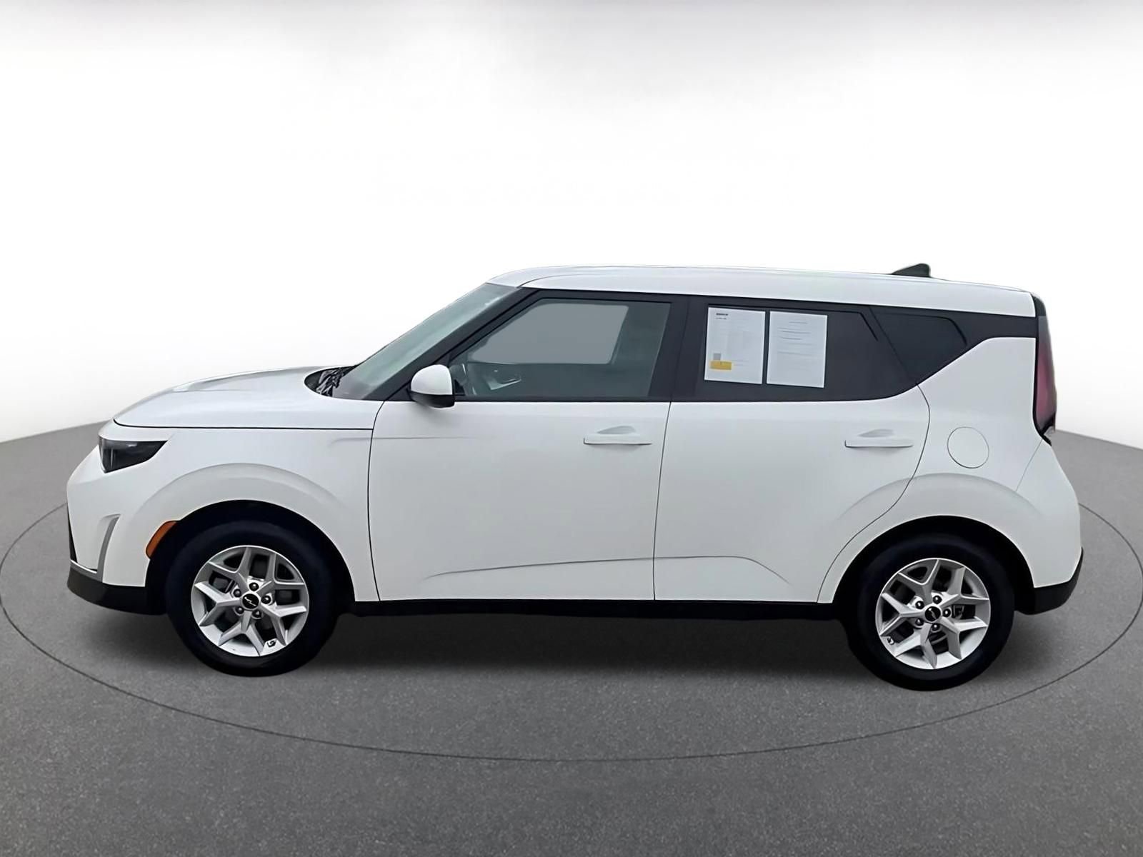 Used 2025 Kia Soul LX w/ LX Technology Package image 10