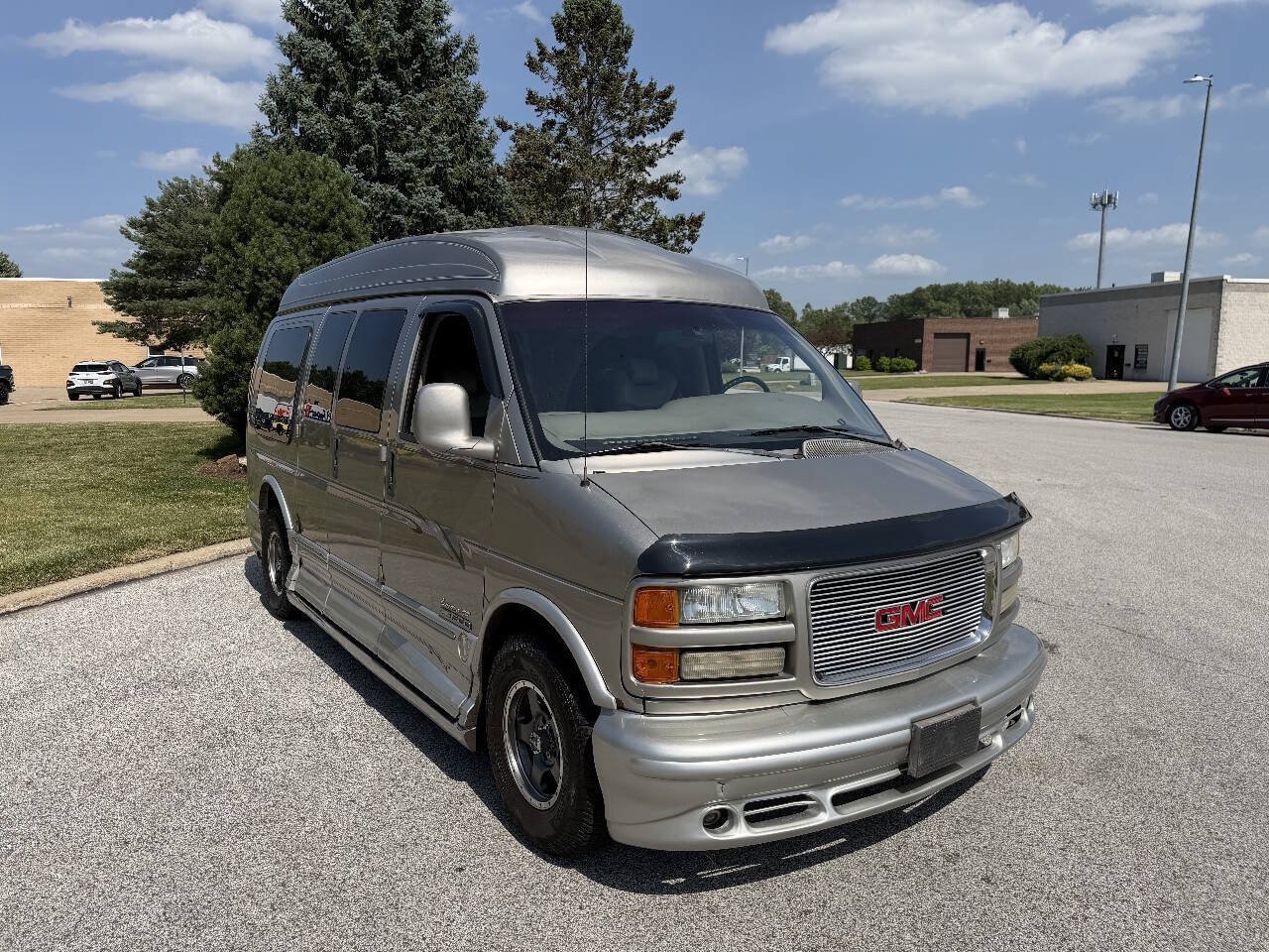 Used 2002 GMC Savana 1500 w/ SLE Marketing Option Pkg 3