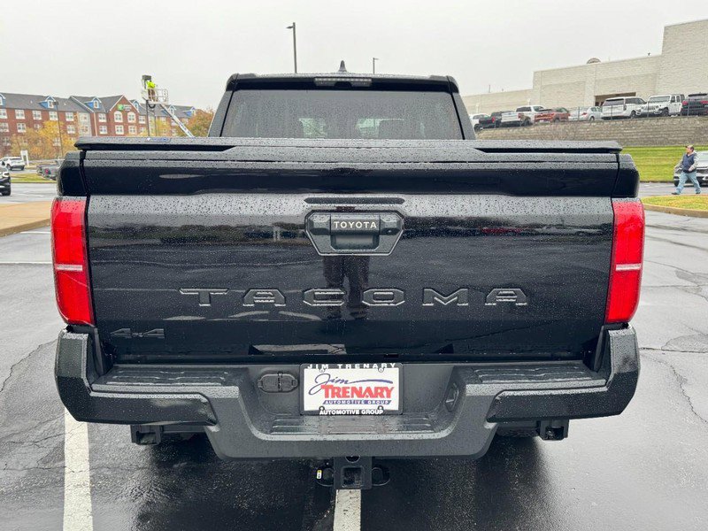 Used 2025 Toyota Tacoma TRD Off-Road image 4