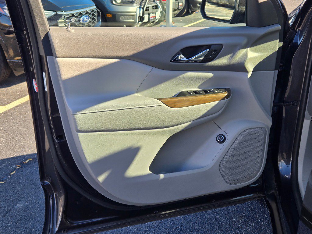 Used 2017 GMC Acadia SLE image 20