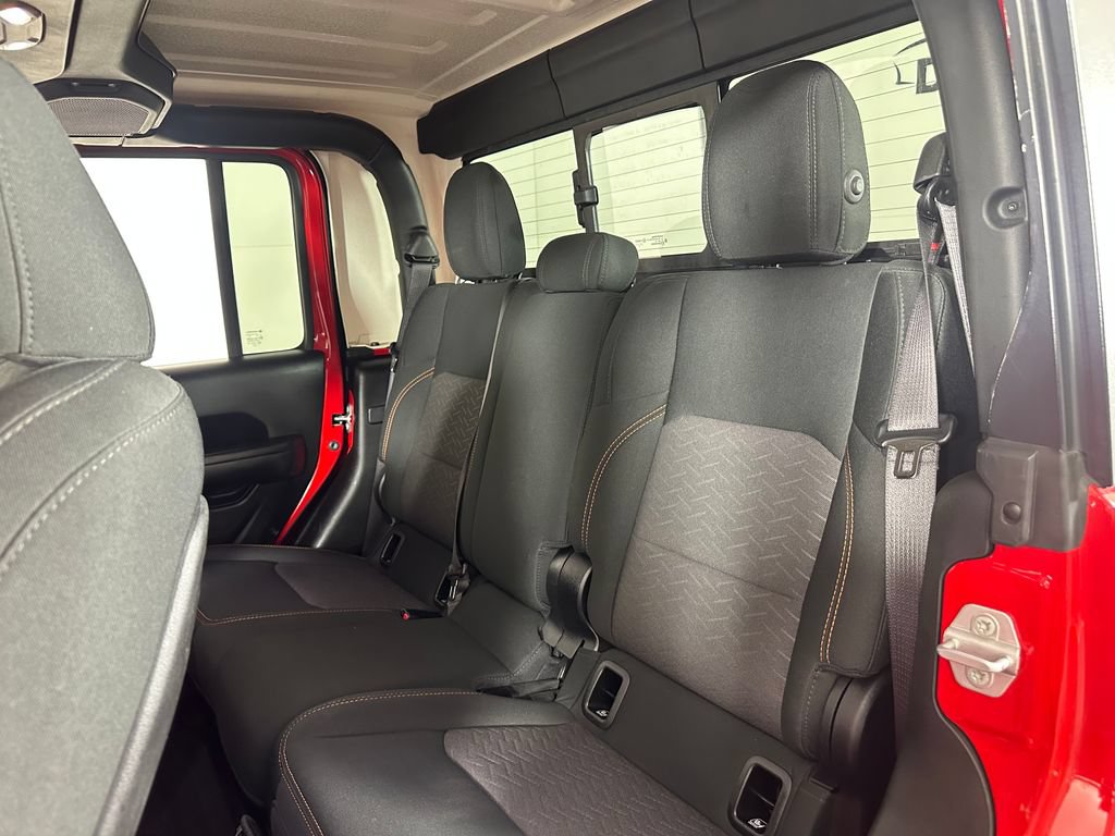 Used 2021 Jeep Gladiator Mojave w/ Cold Weather Group AWD/4WD image 18