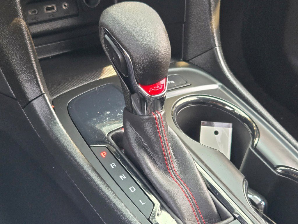 Used 2022 Chevrolet Equinox RS w/ Infotainment Package image 28