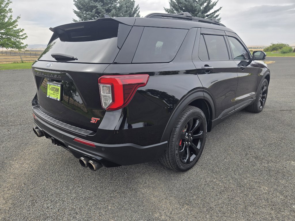 Used 2022 Ford Explorer ST w/ ST Street Pack image 5