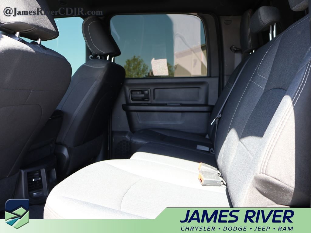 Used 2024 RAM 2500 Tradesman w/ Chrome Appearance Group image 17