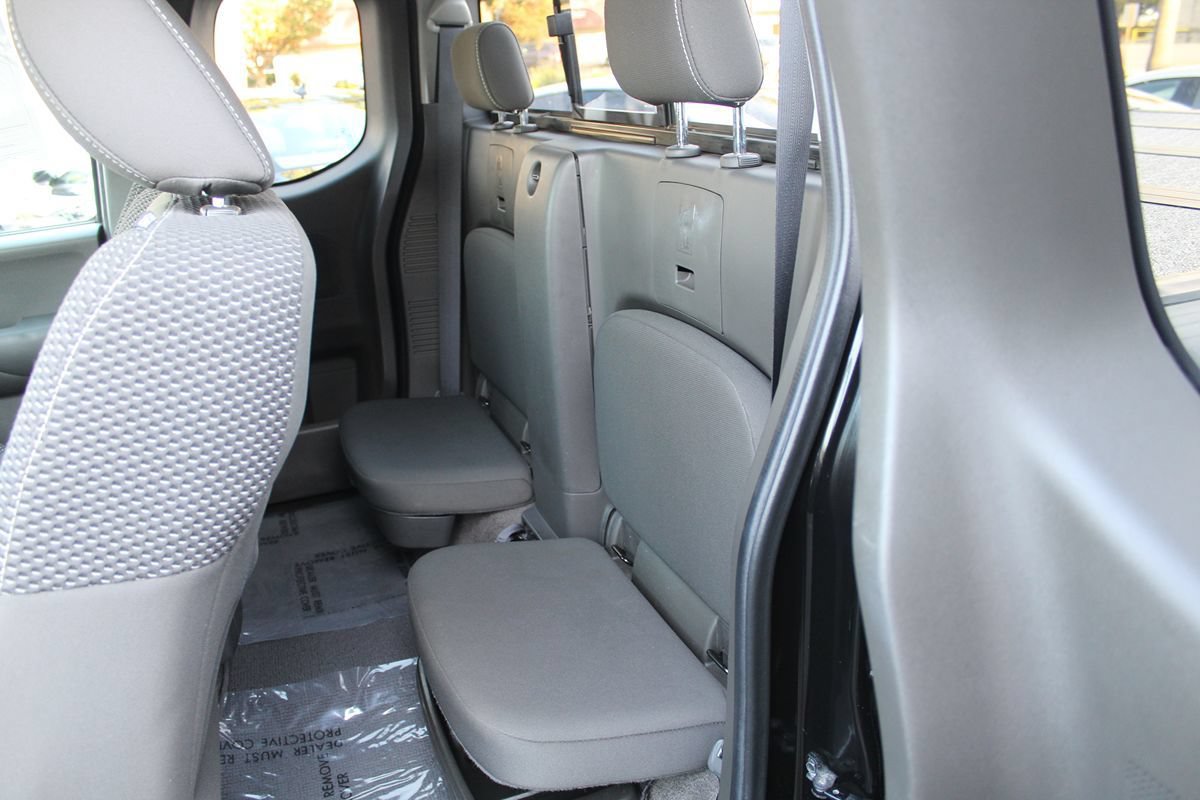 Used 2013 Nissan Frontier PRO-4X AWD/4WD image 24