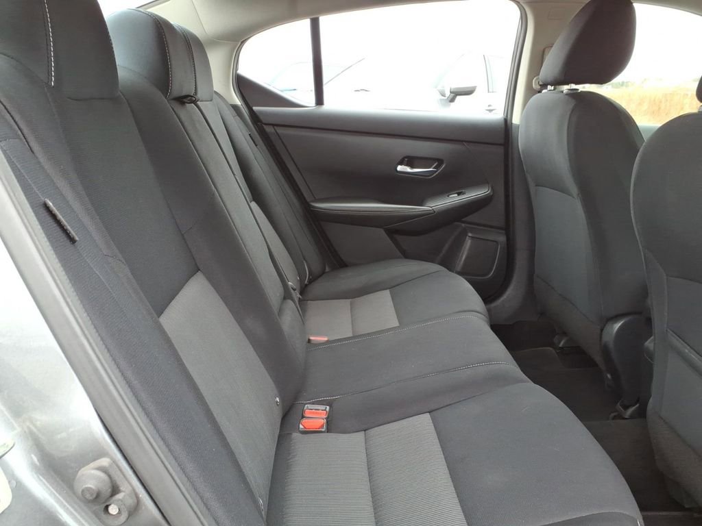 Used 2020 Nissan Sentra SV w/ Lighting Package image 6