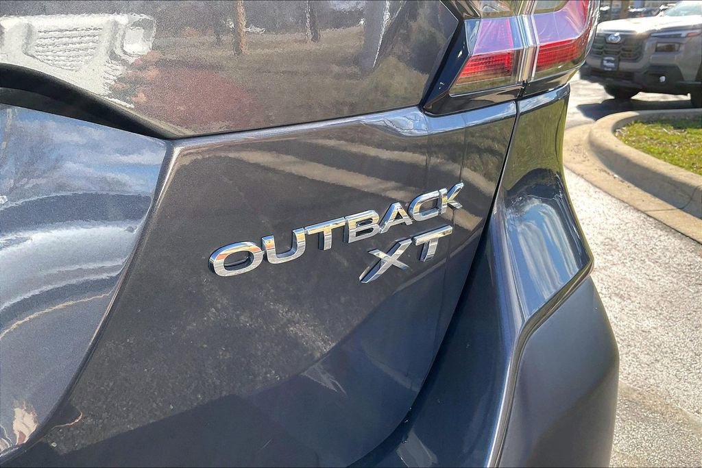 Used 2022 Subaru Outback Limited XT image 9