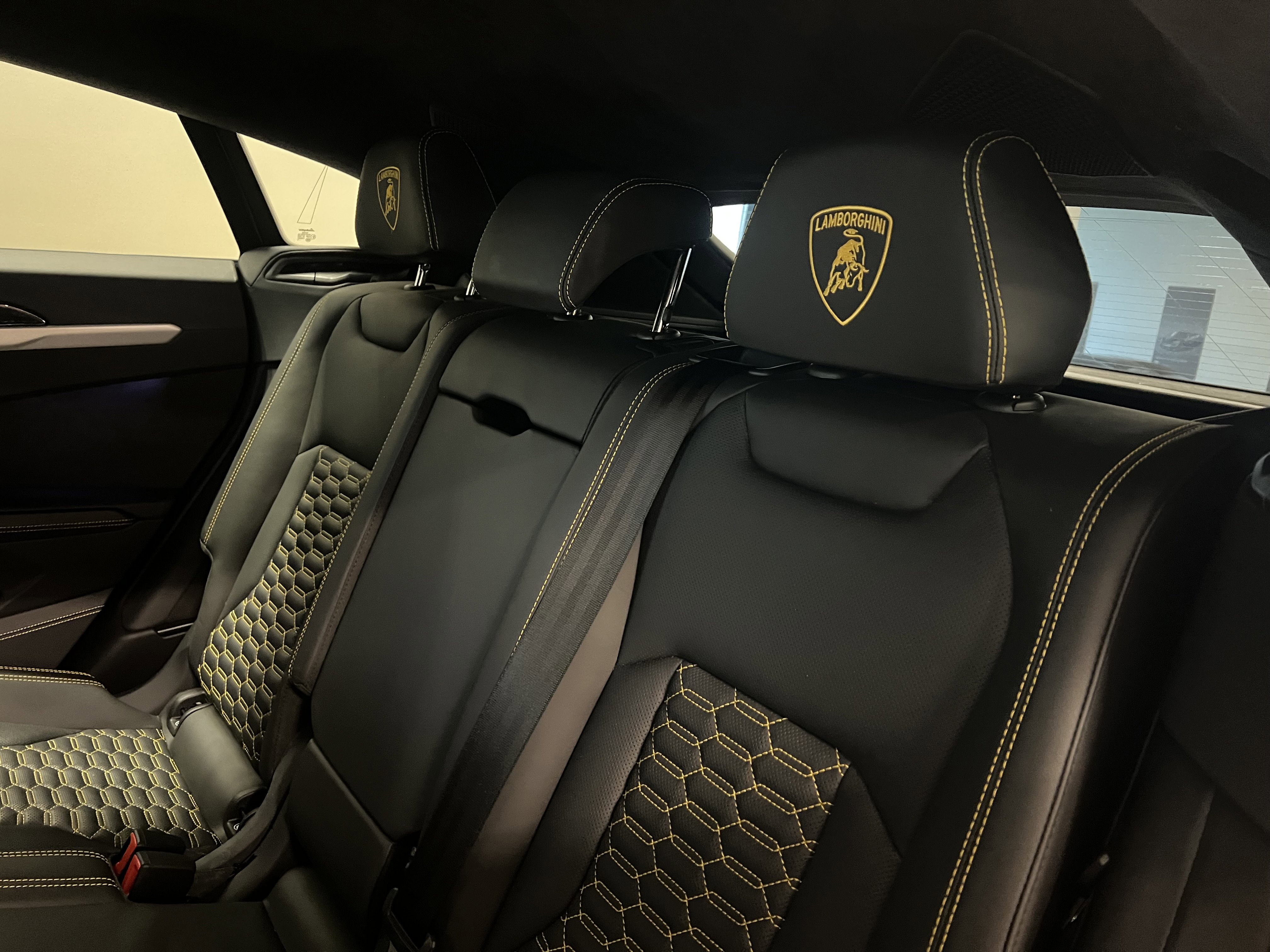 Used 2020 Lamborghini Urus image 20