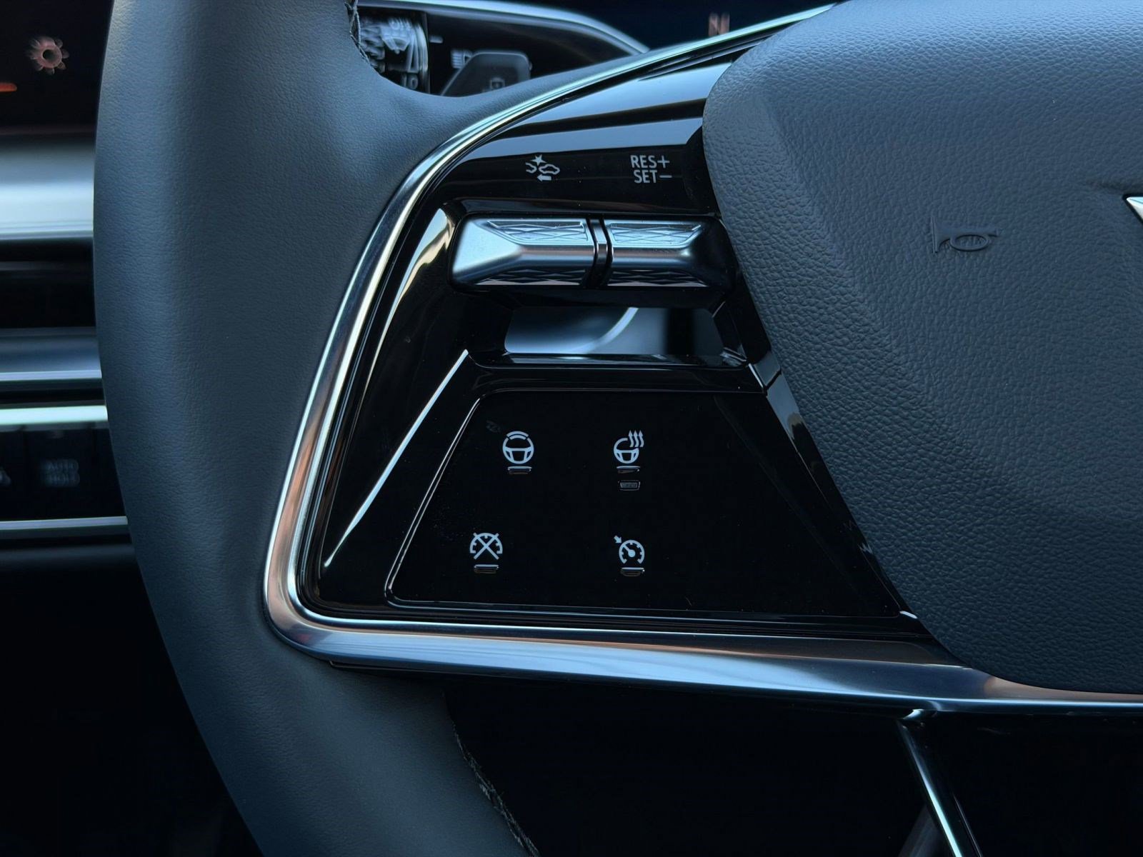 New 2026 Cadillac Lyriq Luxury image 15