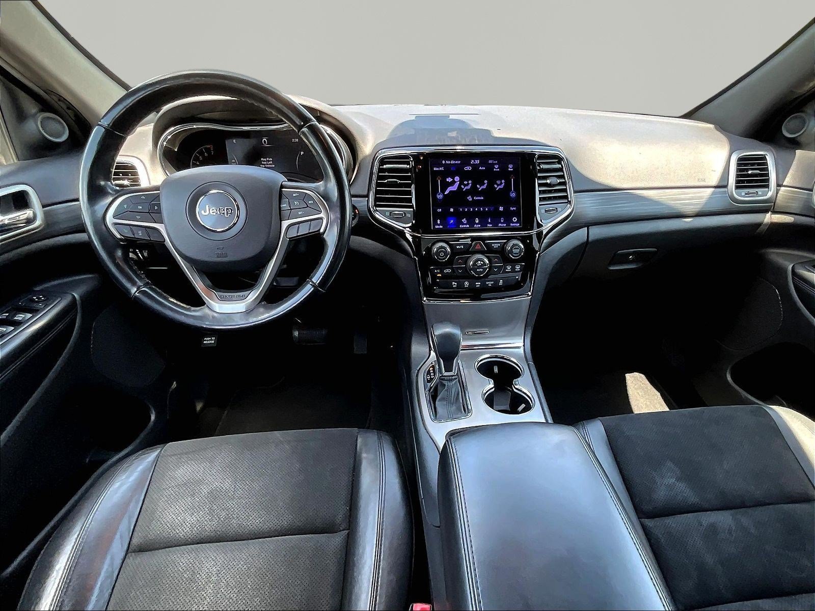 Used 2019 Jeep Grand Cherokee Laredo w/ Laredo X Package RWD image 7