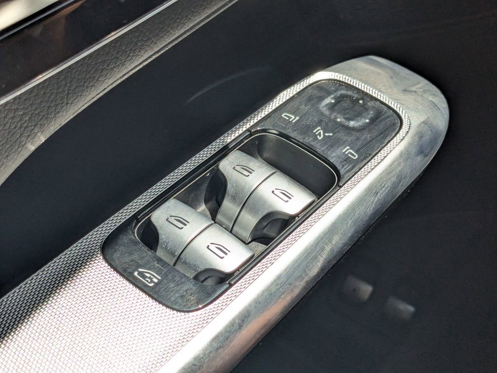 Certified 2025 Mercedes-Benz GLC 350e 4MATIC image 9