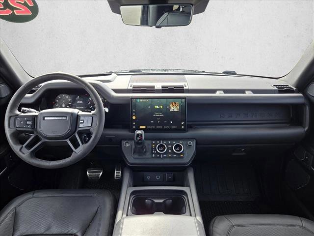 Certified 2023 Land Rover Defender 90 V8 image 18