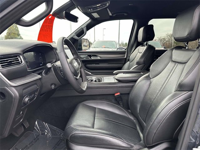 Used 2023 Jeep Wagoneer L Series II image 16