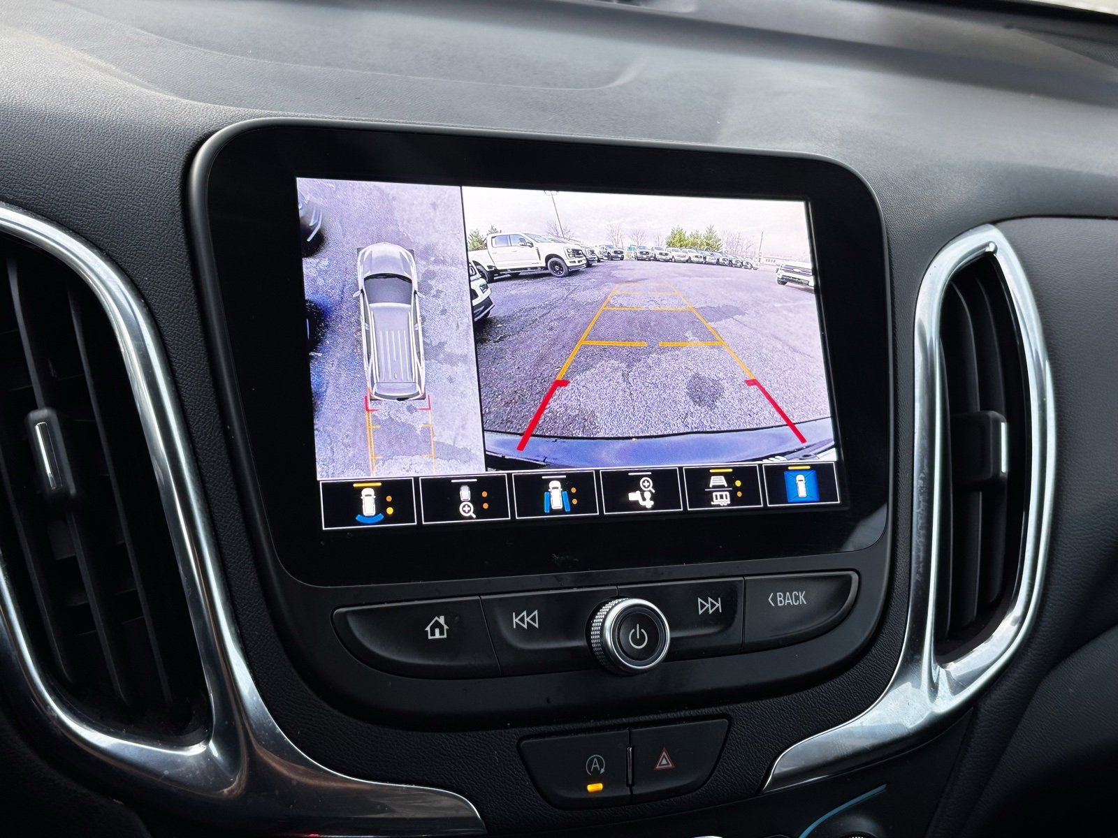 Used 2023 Chevrolet Equinox LT image 5