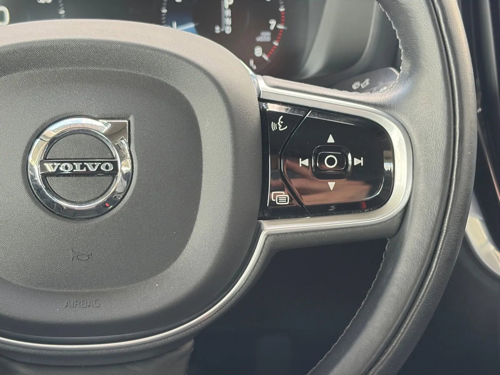 Used 2020 Volvo S60 T5 Momentum w/ Protection Package Premier image 29