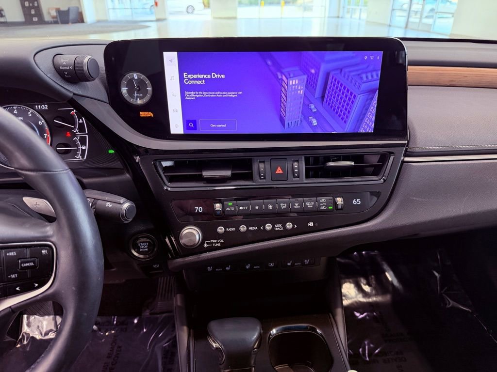 Certified 2024 Lexus ES 350 w/ Premium Package image 24