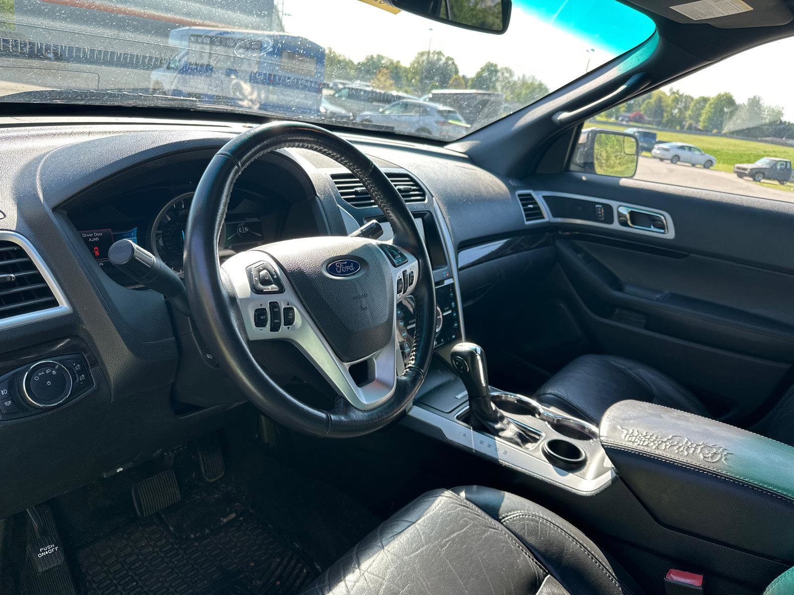 Used 2015 Ford Explorer Limited image 13