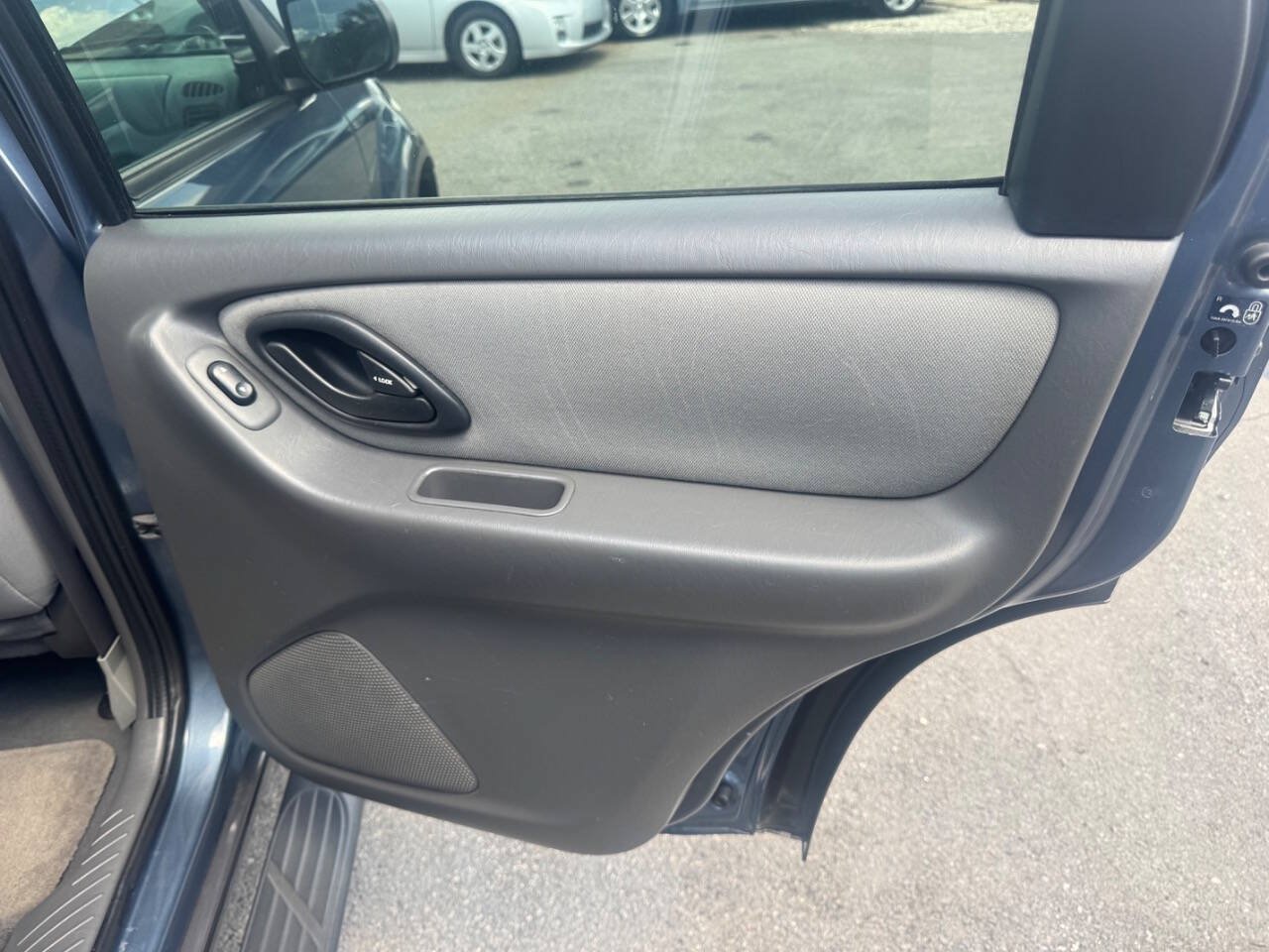 Used 2005 Ford Escape XLT FWD image 20