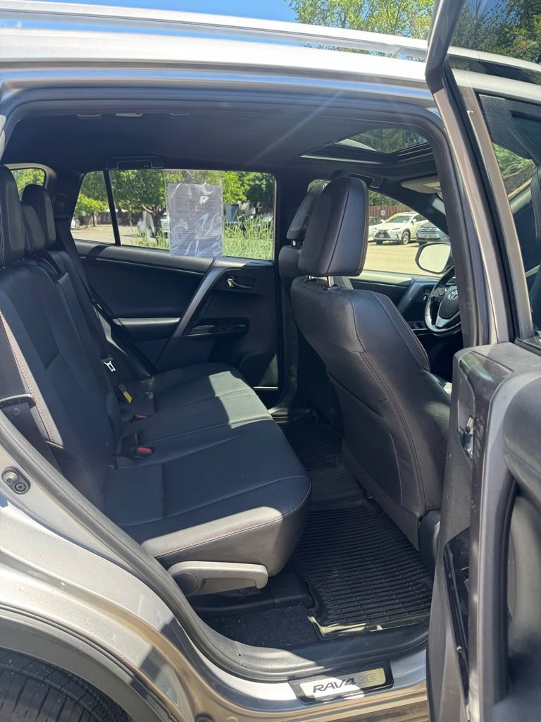 Used 2018 Toyota RAV4 SE w/ Power Extra Value Package AWD/4WD image 12
